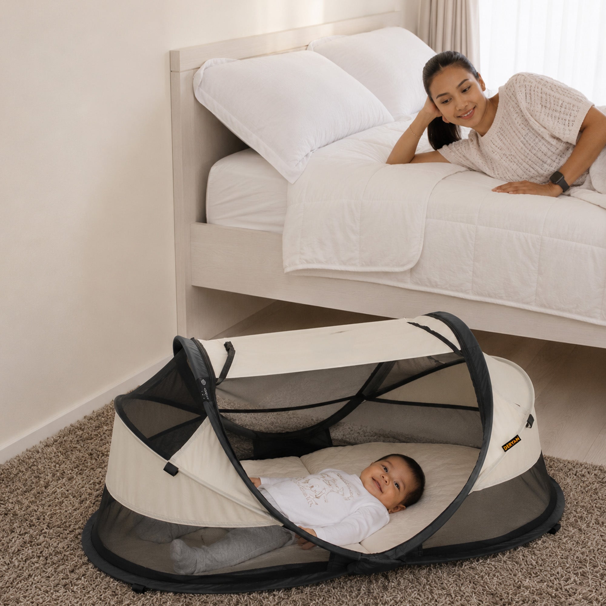 Baby Luxe Cream pop-up reisbed met muggennet <1 mm en zelfopblaasbaar matras