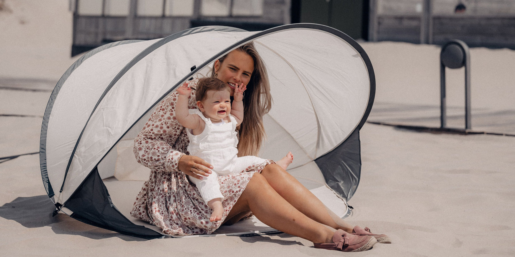 Naar het strand met een baby: wat neem je mee?