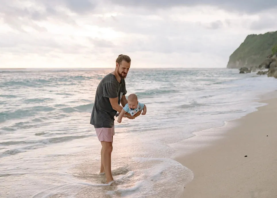 Op vakantie met je baby, zo zorg je voor minder stress!
