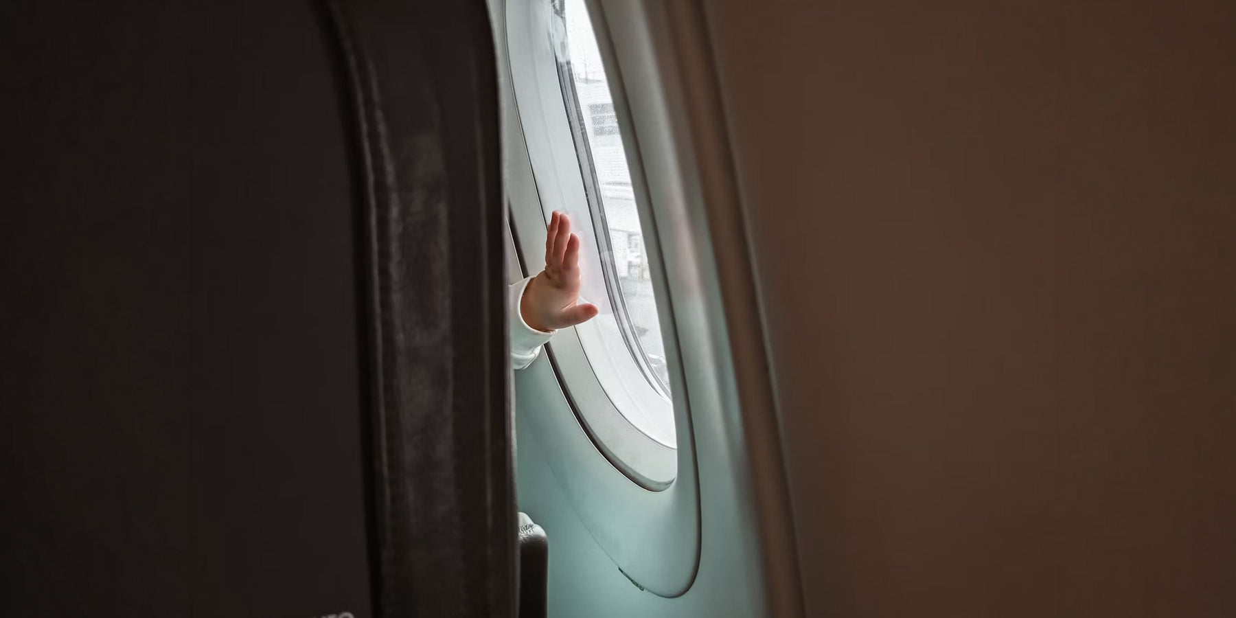 Vliegen met een peuter: zo overleef je de vlucht