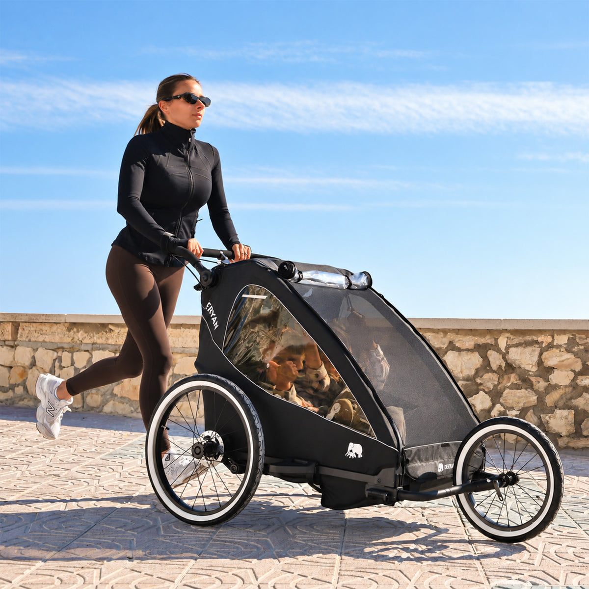 Luxe Fietskar V2 - Wandelwagen - Hardloopkinderwagen Zwart