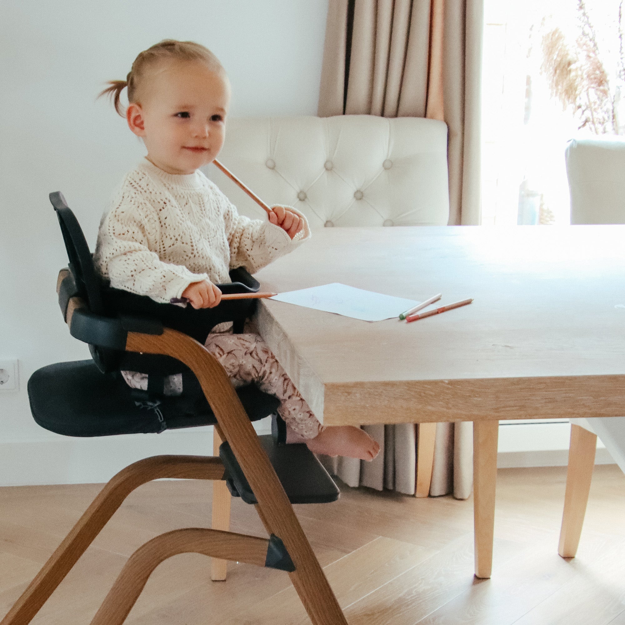 Curve Kinderstoel Set Complete - Inclusief wipstoel & inlegkussen - Zwart