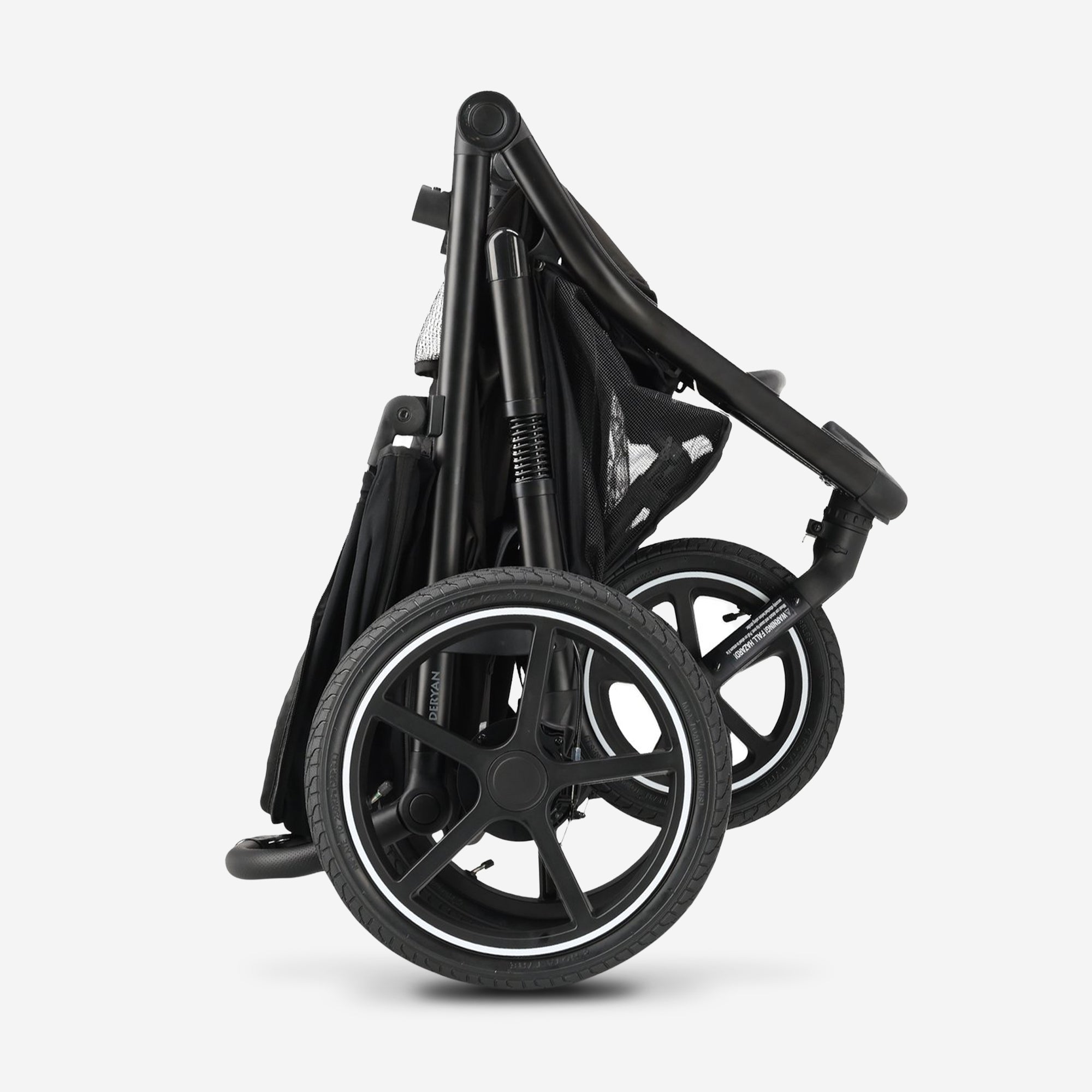 De DERYAN Bolt hardloop kinderwagen in het zwart is ontworpen voor gebruik tijdens hardlopen en wandelen met jonge kinderen. Het model heeft een vast voorwiel, een verstelbaar stuur, luchtbanden en een vijfpuntsgordel en is bedoeld voor gebruik op verharde en onverharde paden.