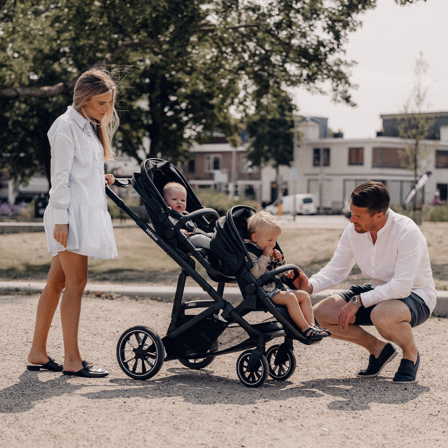 Evy² Duo Kinderwagen Zwart twee zitjes
